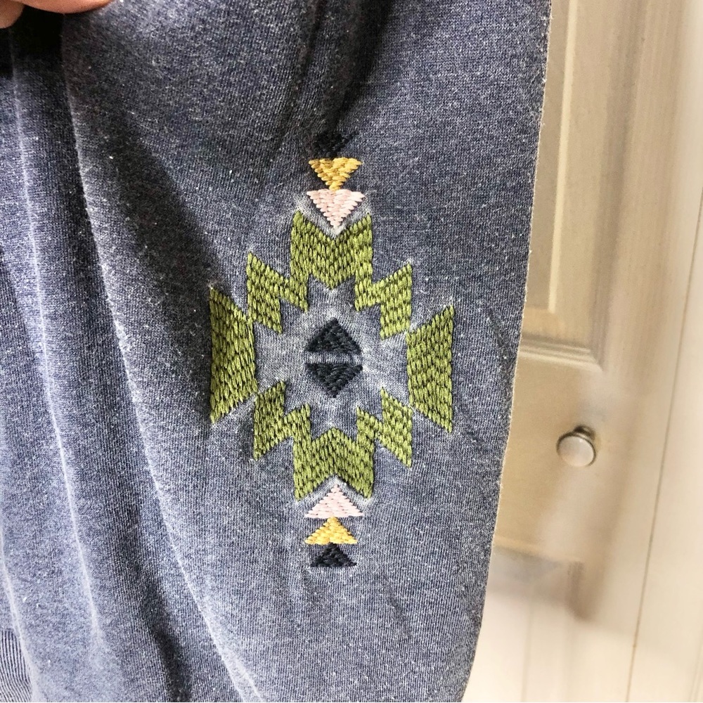Ariat embroidered western-wear distressed sweatshirt, offset shoulders - Picture 3 of 7